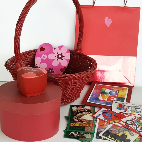 1990s Valentine' Day collection Other - Valentine Hearts Bundle Red Wicker Basket Gift Boxes Cards Gift Bag Romantic